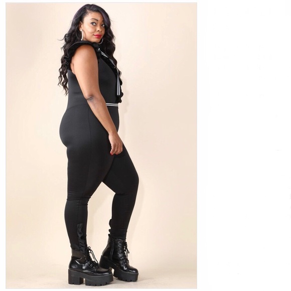 K+ Glam | Plus Size Sleeveless On Duty Romper - Picture 2 of 4